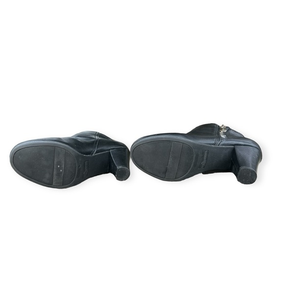 Fergalicious Morgin Bootie size 6.5. A small amount of wear as seen in photos. - Picture 3 of 6